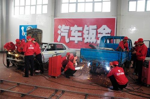汽修技術(shù)引領(lǐng)職業(yè)選擇 東成西就助你成功,貴陽(yáng)汽修?？茖W(xué)校
