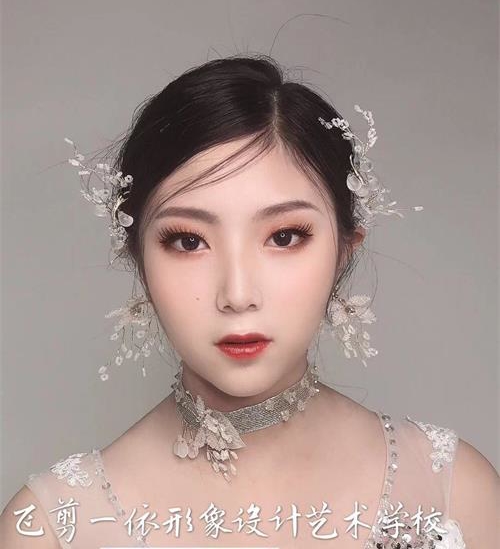 德州飛剪美容美發(fā)學(xué)校攝影專業(yè)好嗎？