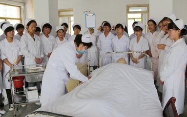 康復(fù)治療學(xué)專業(yè)老師實(shí)踐教學(xué)