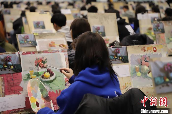 多校調(diào)整藝考方案：哪些專業(yè)取消?？迹窟h(yuǎn)程如何考試？