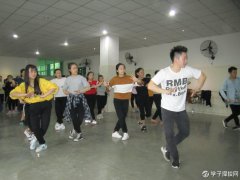 綿陽市藝術(shù)學?！案卸魉囆g(shù) 回饋母?！?/></a></div>
          <div   id=