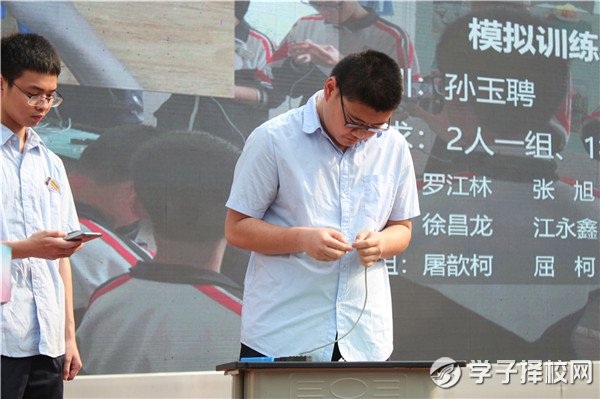 成都財貿(mào)職高舉辦計算機專業(yè)部學(xué)生技能競賽匯報展演