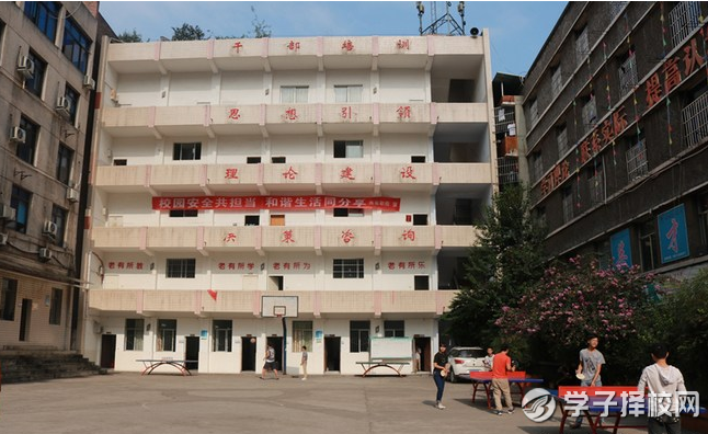  宜賓南亞電子職業(yè)技術(shù)學(xué)校分?jǐn)?shù)線及專業(yè)有哪些？