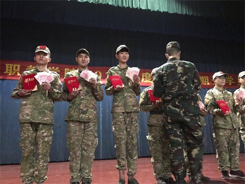 世界上沒有好的教育，只有適合的教育-------軍校職教中心（學(xué)院）