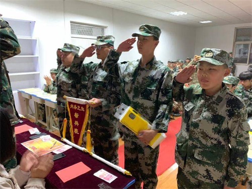 世界上沒有好的教育，只有適合的教育-------軍校職教中心（學(xué)院）